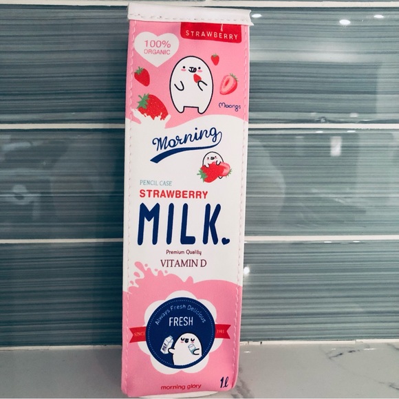 Bundle of 5 Scholastic Books Plus Small Pencil Case - Picture 15 of 16